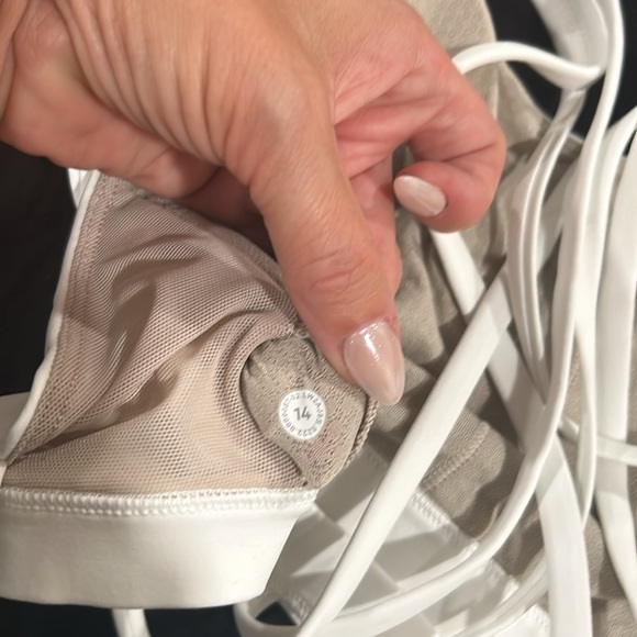 Lululemon Free to be Serene Sports Bra size 14 - Picture 4 of 4